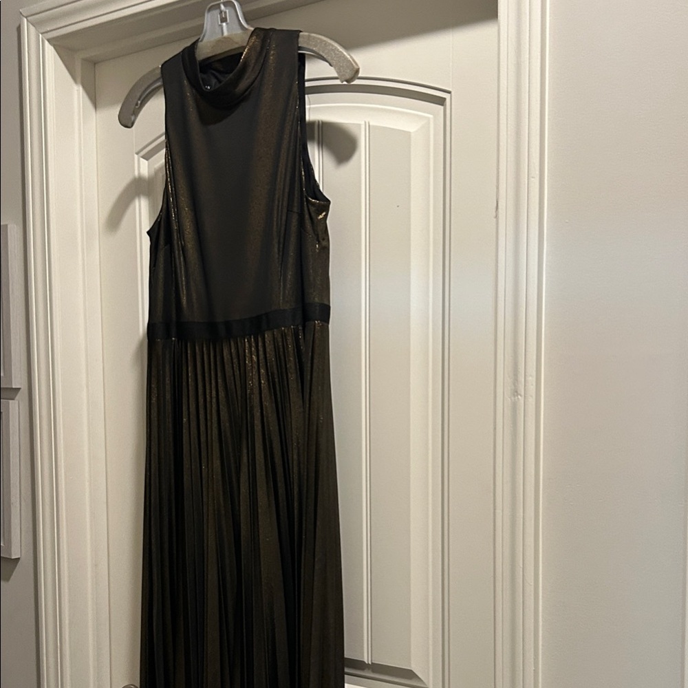 Donna Morgan Black and Gold Midi Dress